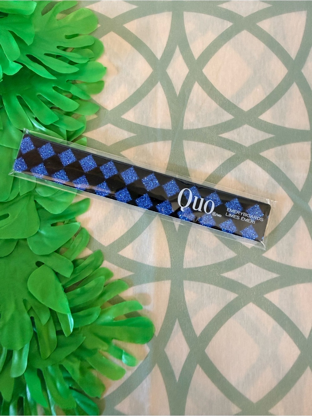 10/$25 •  Quo Glitter Checkerboard Emeryboard